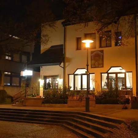 特劳博酒店 酒店 Moglingen