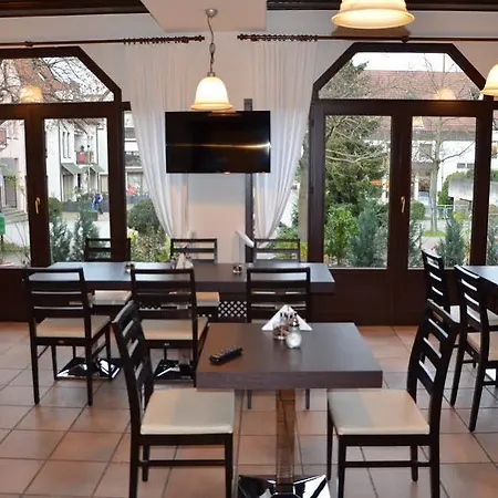 特劳博酒店